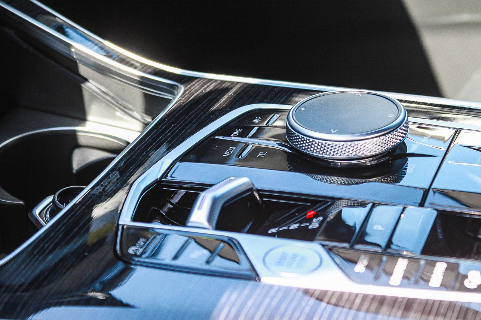 New 2027 Tanzanite Blue II Metallic BMW xDrive40i image 22