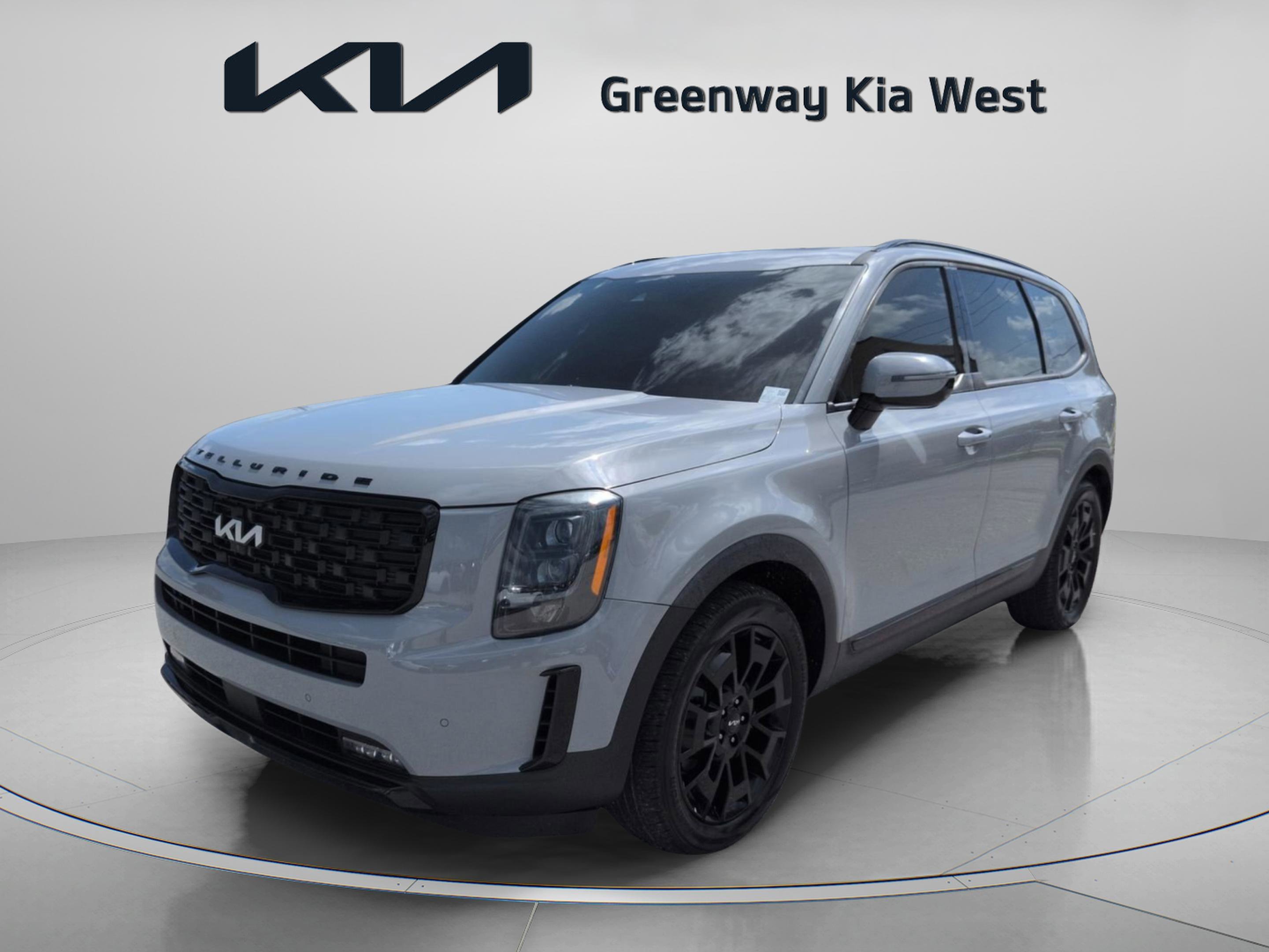 Certified Used 2022 Wolf Gray Kia SX image 4