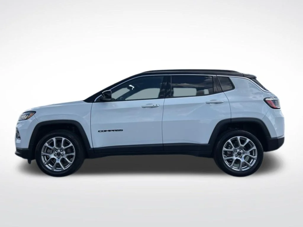 2025 Jeep Compass Limited - Photo 16
