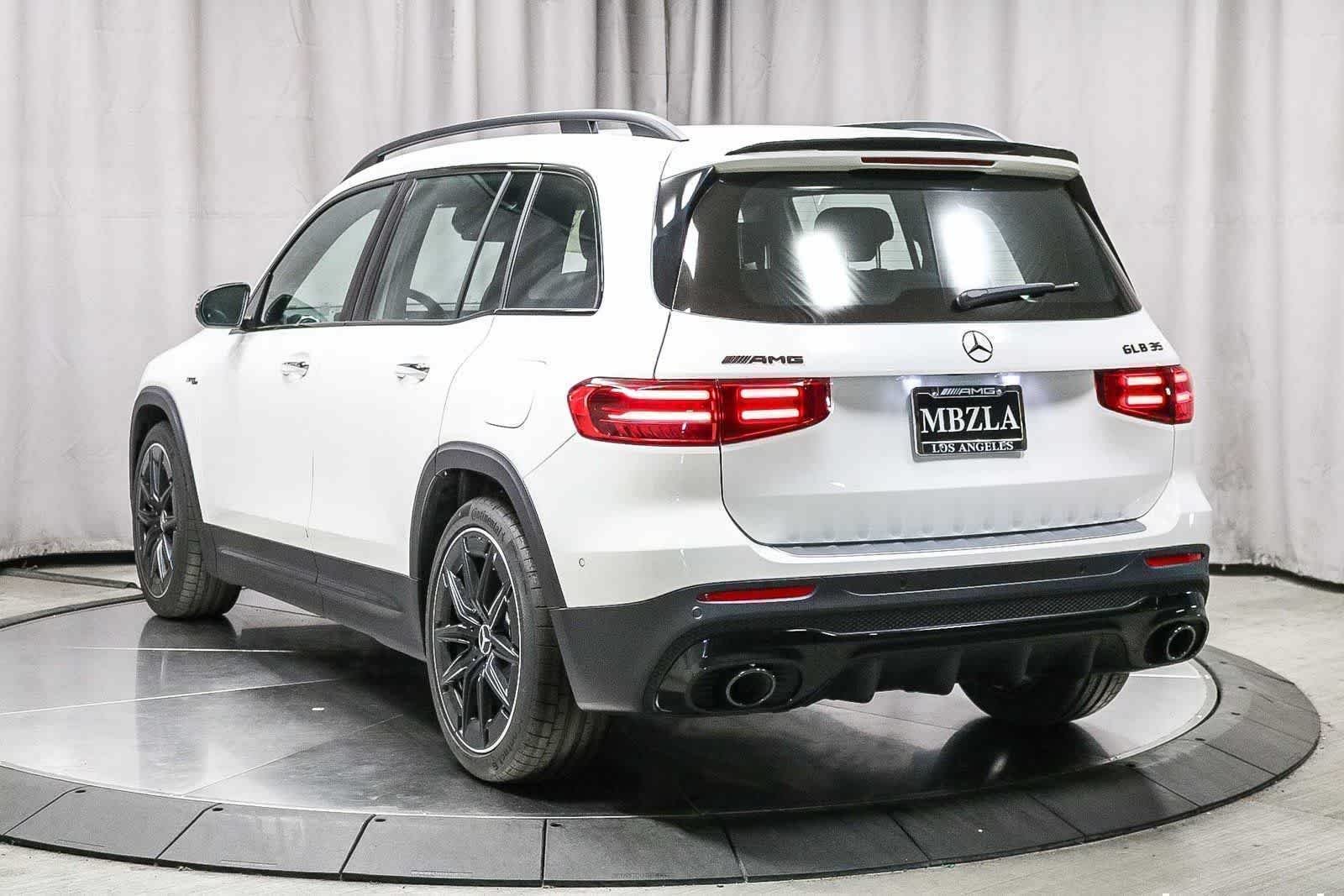 2026 Mercedes-Benz GLB AMG GLB 35 - Photo 9