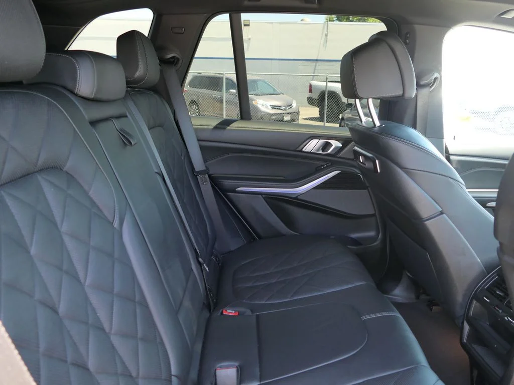Used 2025 Brooklyn Grey Metallic BMW M60i image 23