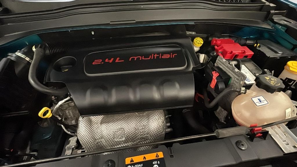 Used 2019 Green Jeep Latitude image 14