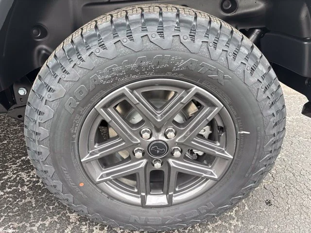 New 2027 White/off-white Jeep Sport S image 28