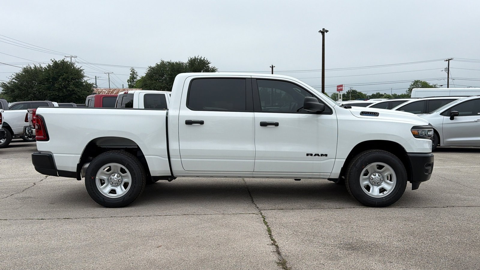 New 2026 Bright White Clear-Coat Exterior Paint RAM Tradesman image 4
