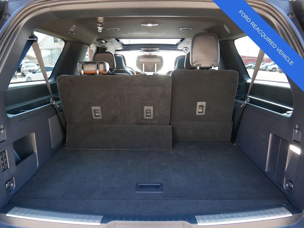 Used 2024 White Lincoln Reserve image 10