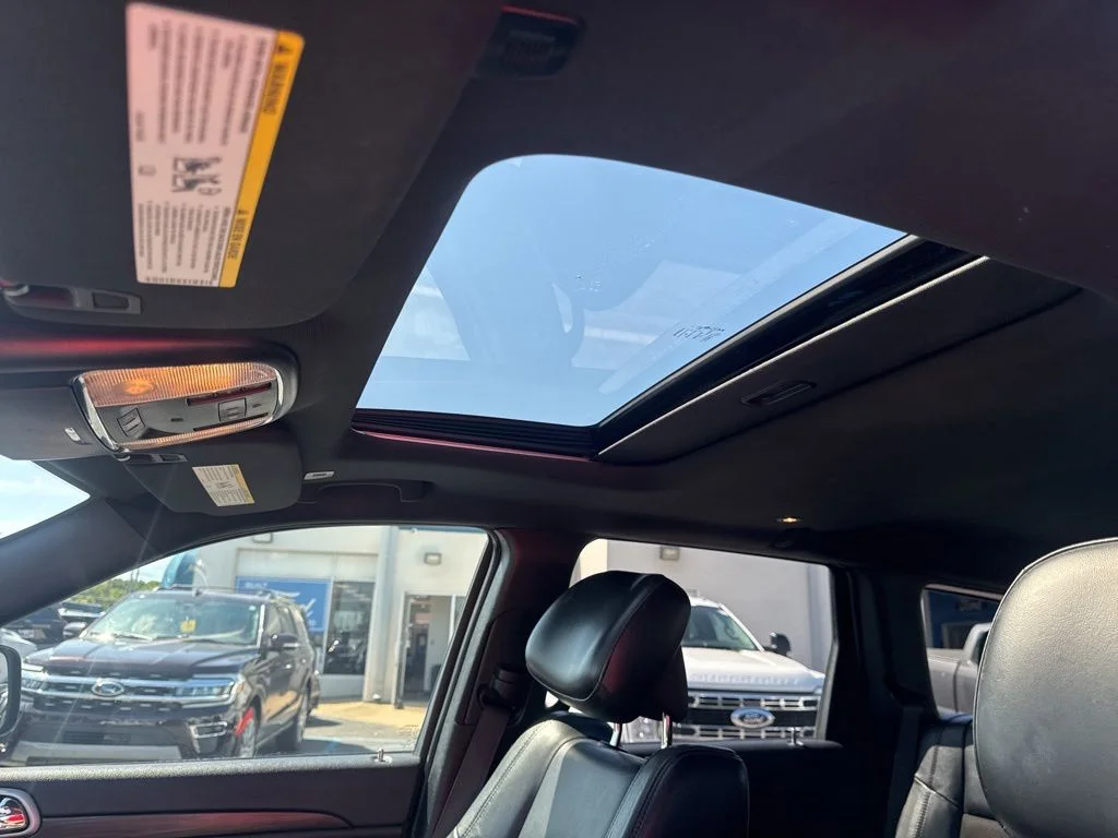 Certified Used 2019 Diamond Black Jeep Altitude image 13
