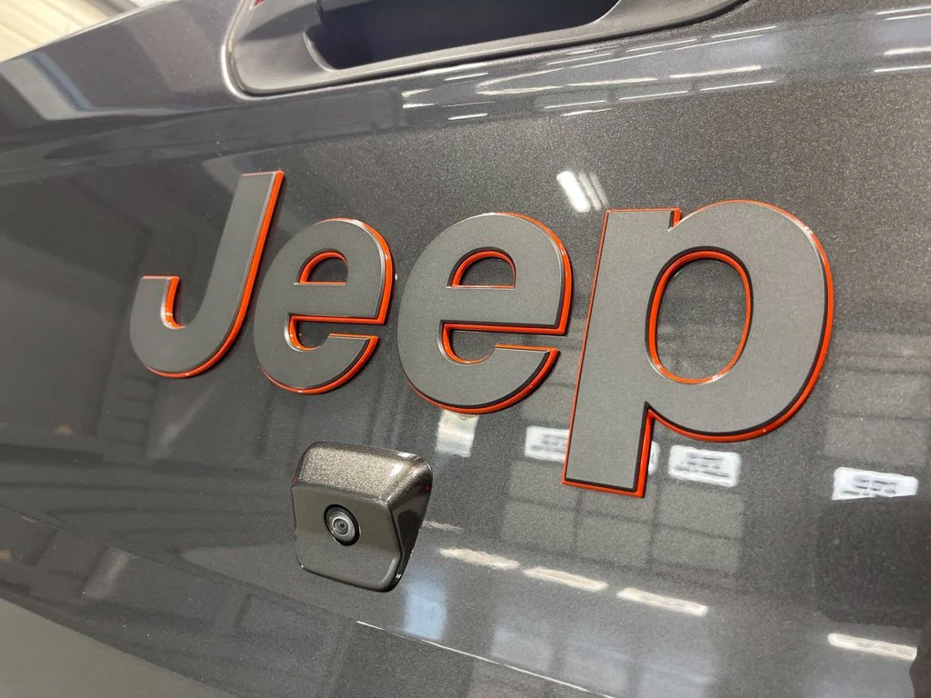 Used 2021 Crystal Metallic Jeep Mojave image 36