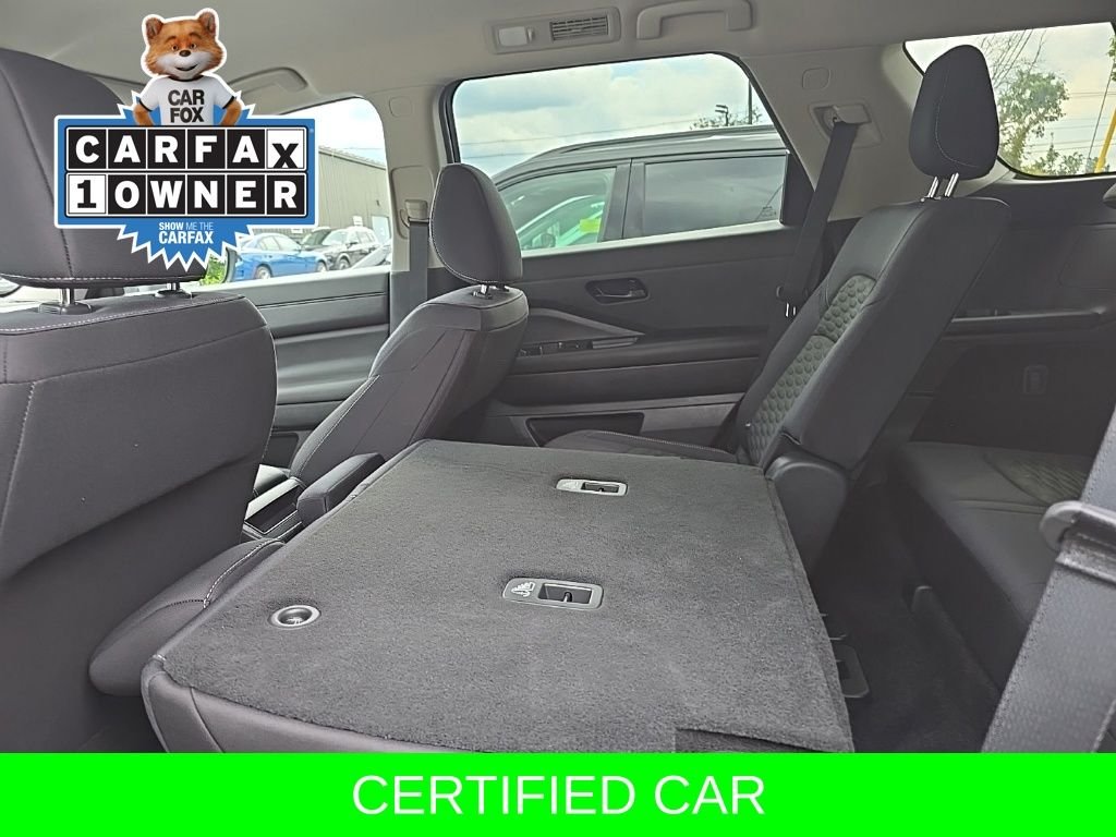 Used 2025 Silver Nissan S image 13