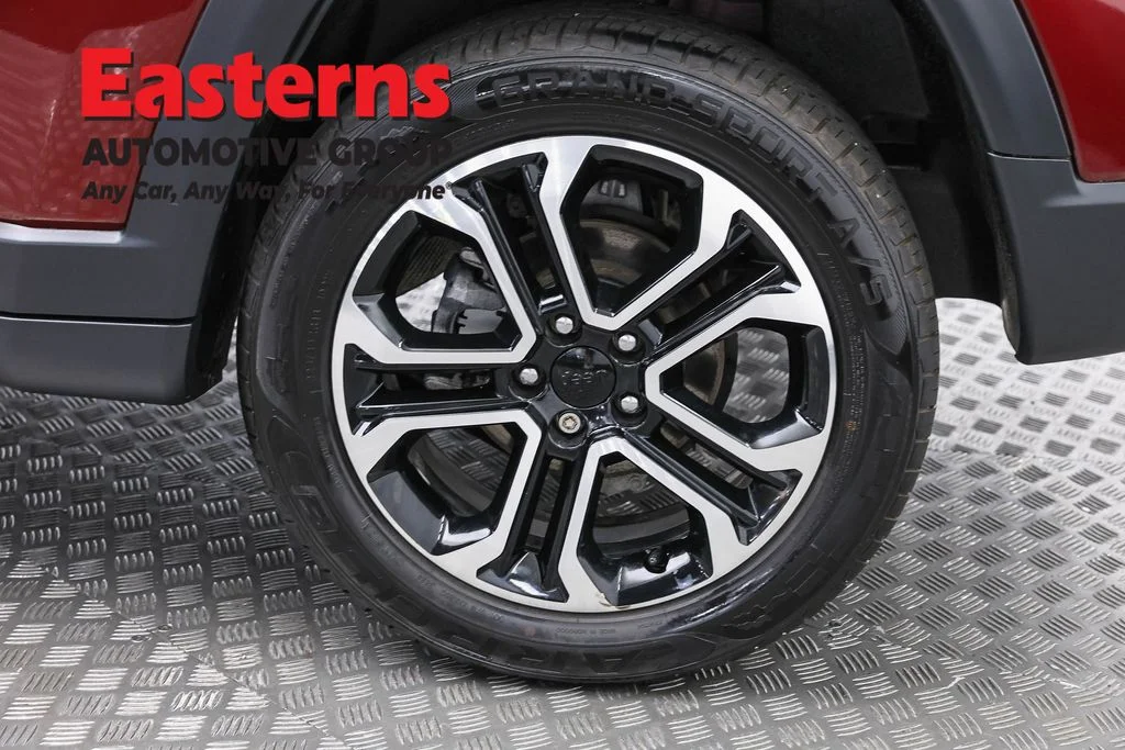Used 2022 Red Jeep Limited image 101