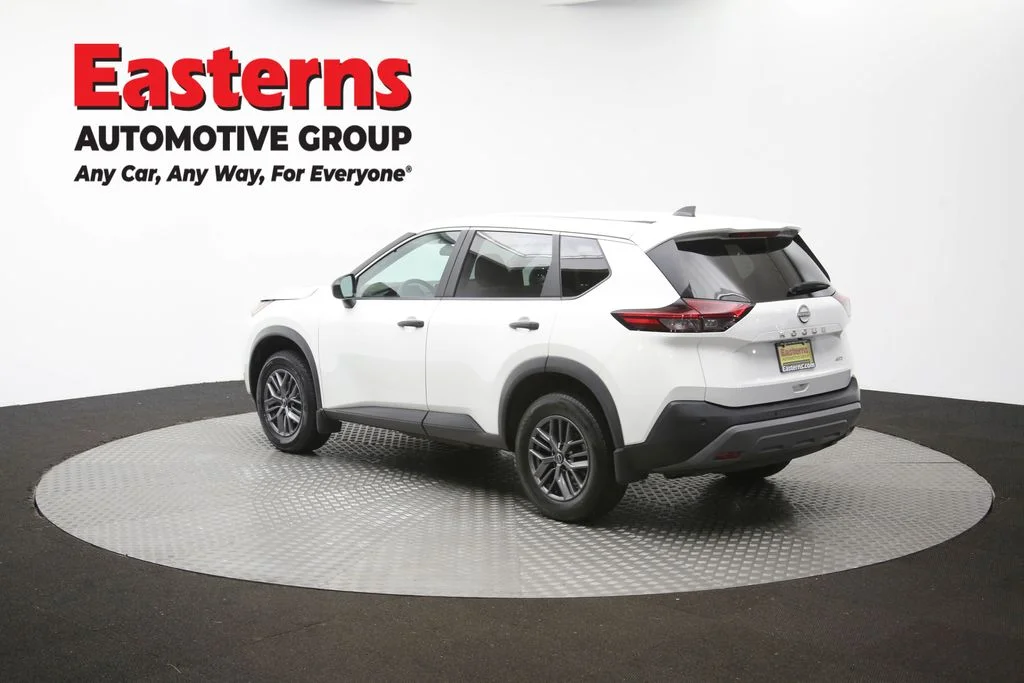 Used 2023 White Nissan S image 65