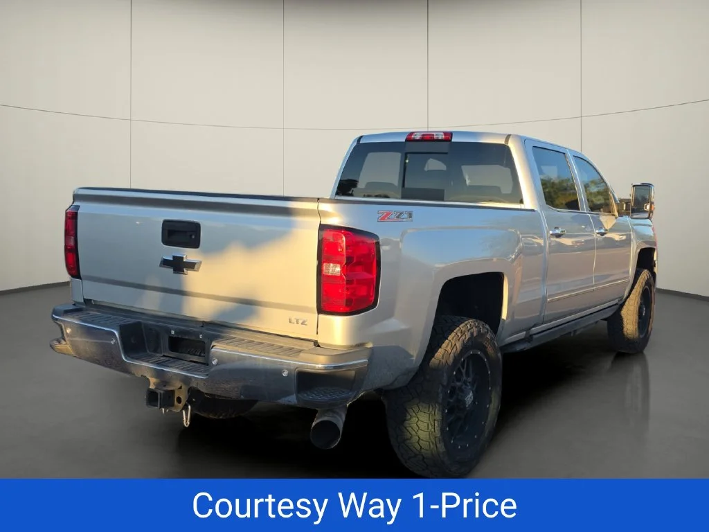 Used 2016 Silver Chevrolet LTZ image 10