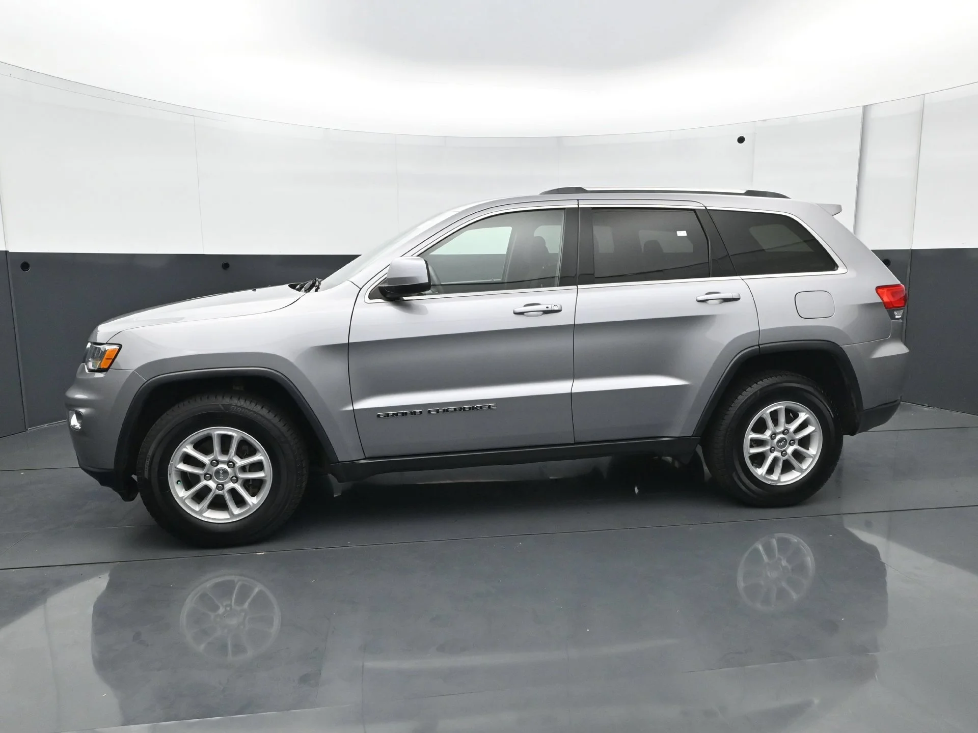 Used 2019 Jeep Grand Cherokee Laredo E with VIN 1C4RJFAG2KC793466 for sale in Hopkins, Minnesota