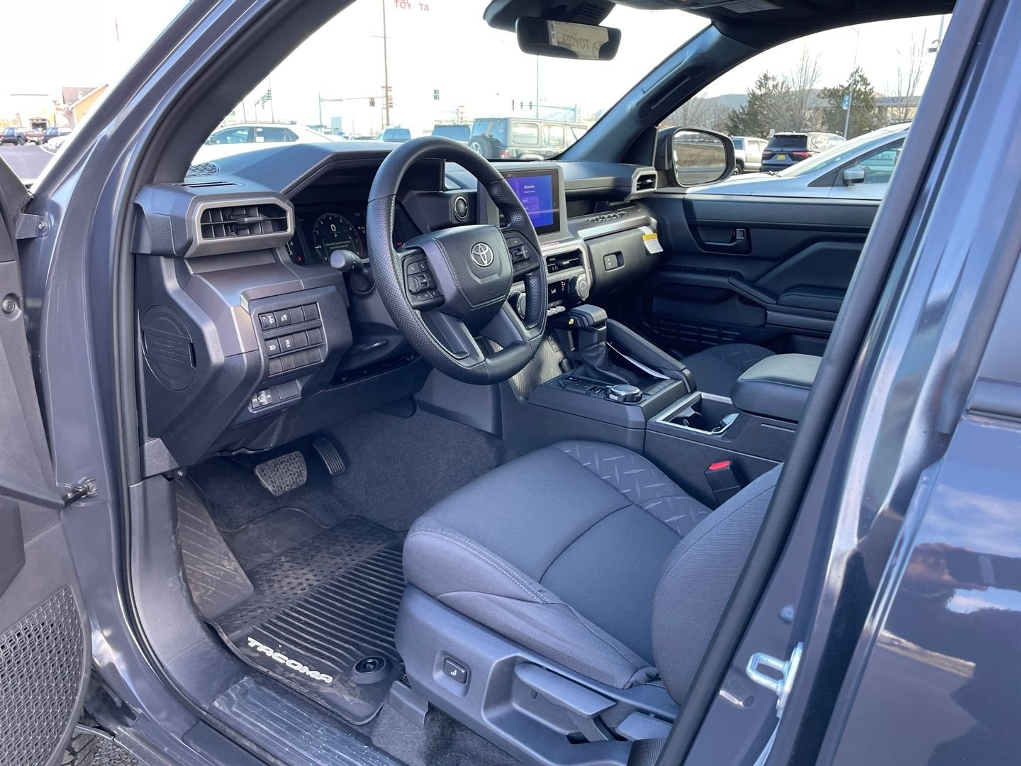 2025 Toyota Tacoma SR5 - Photo 10