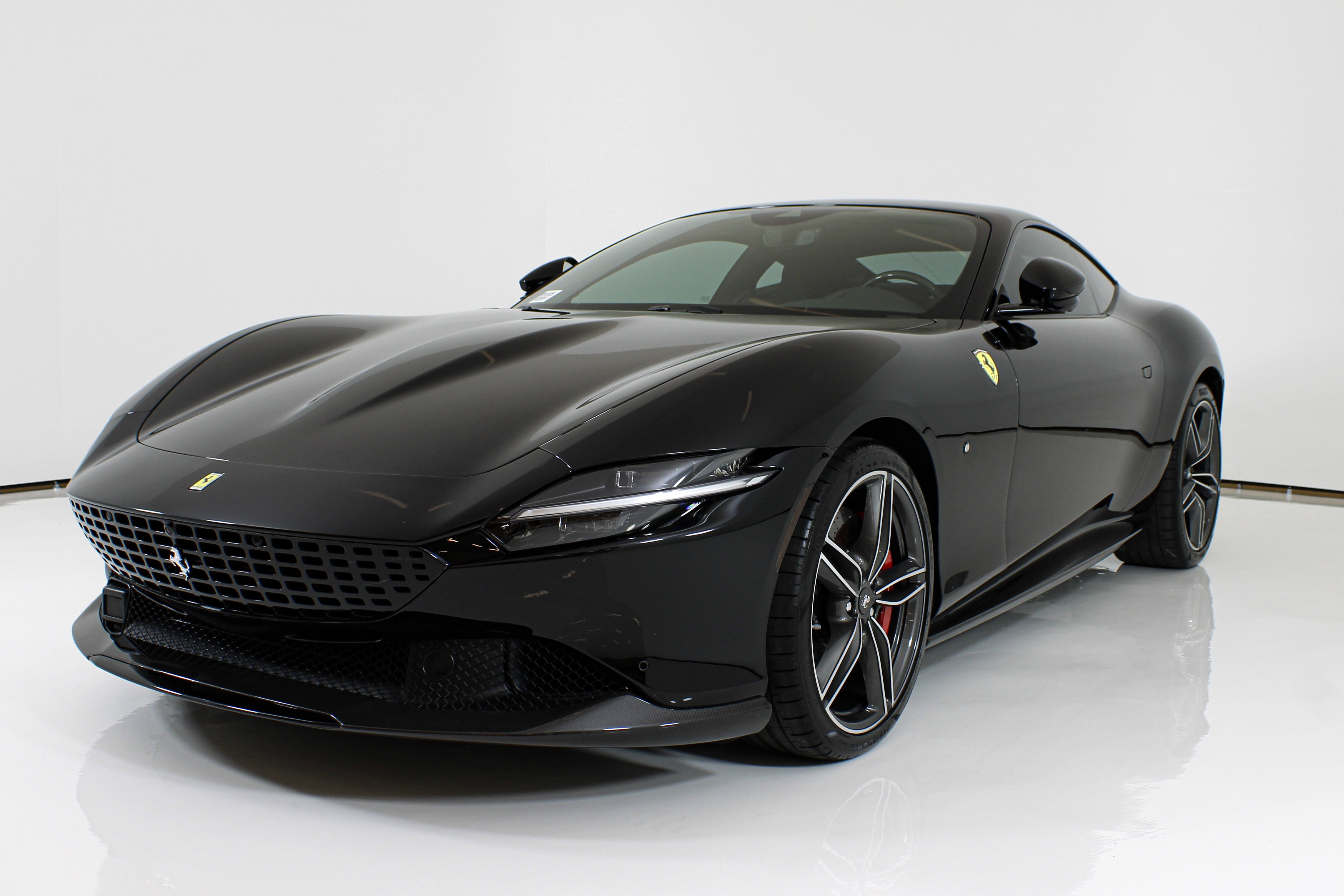 2022 Ferrari Roma Base