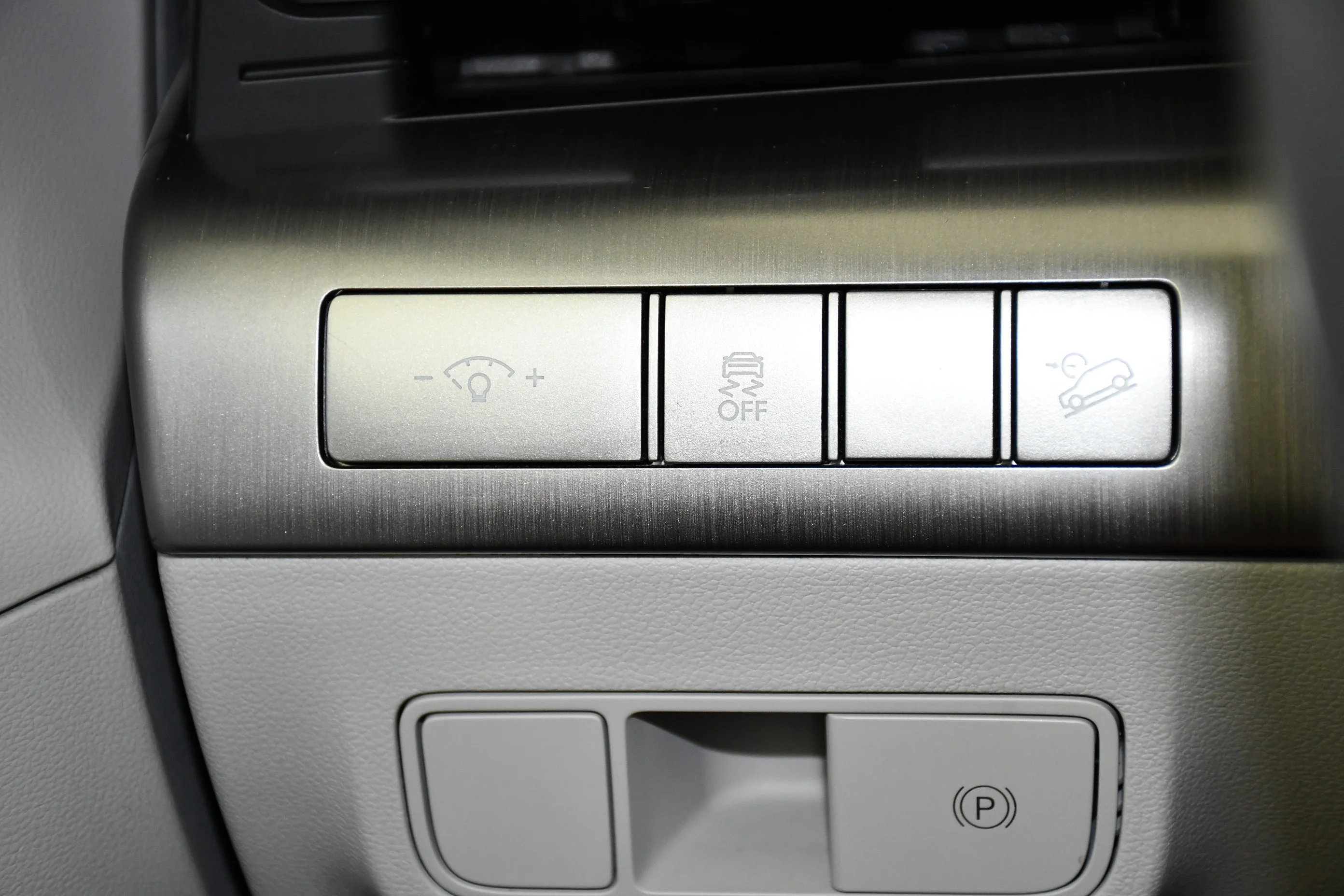Used 2025 Abyss Black Pearl Hyundai SEL image 34
