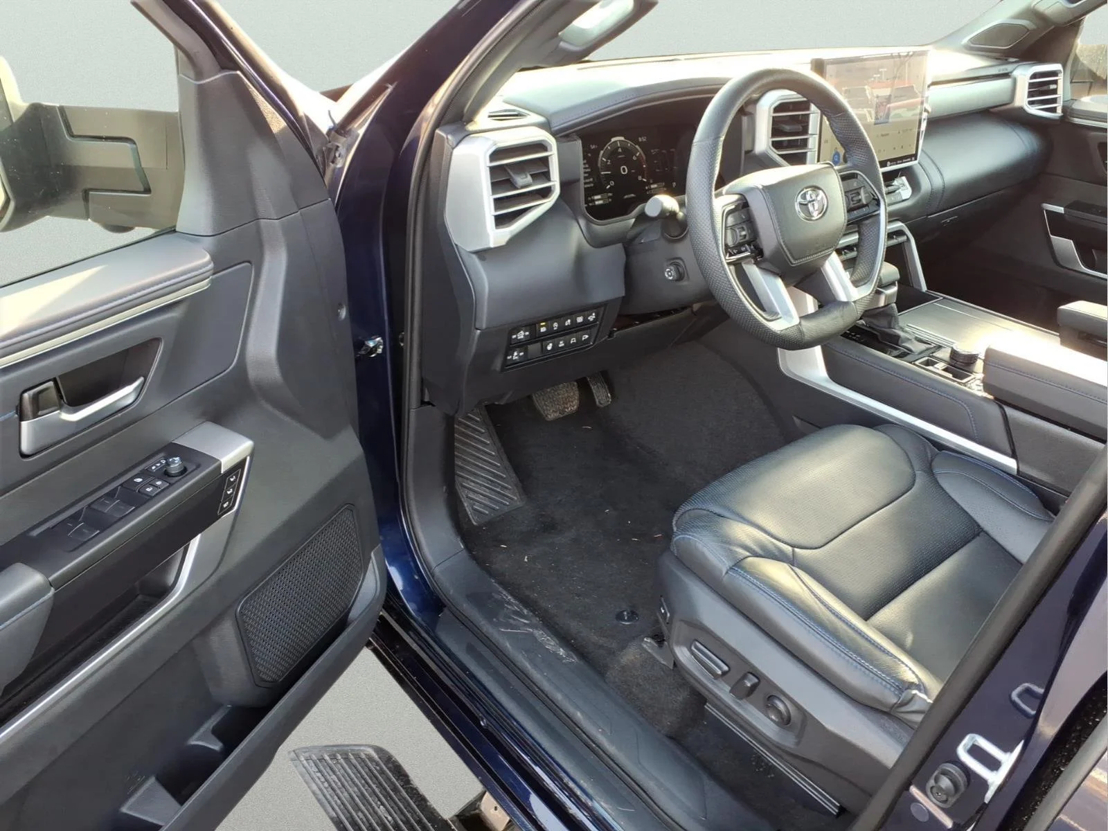 2024 Toyota Tundra Platinum - Photo 10