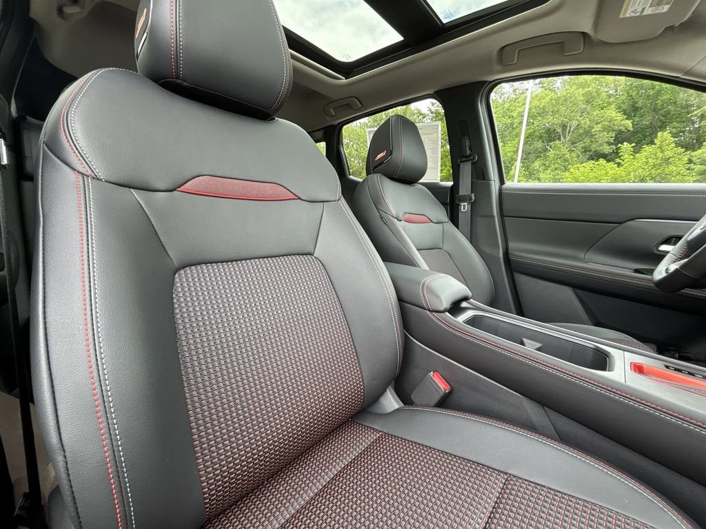 New 2026 Gray Nissan SR image 28