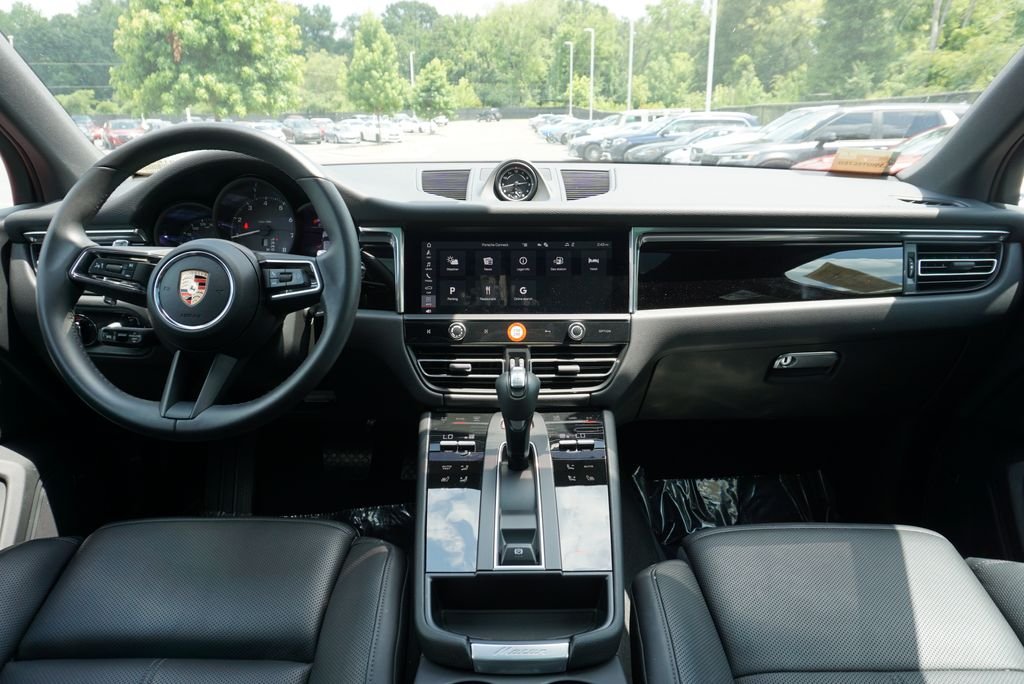 2025 Porsche Macan Base - Photo 17