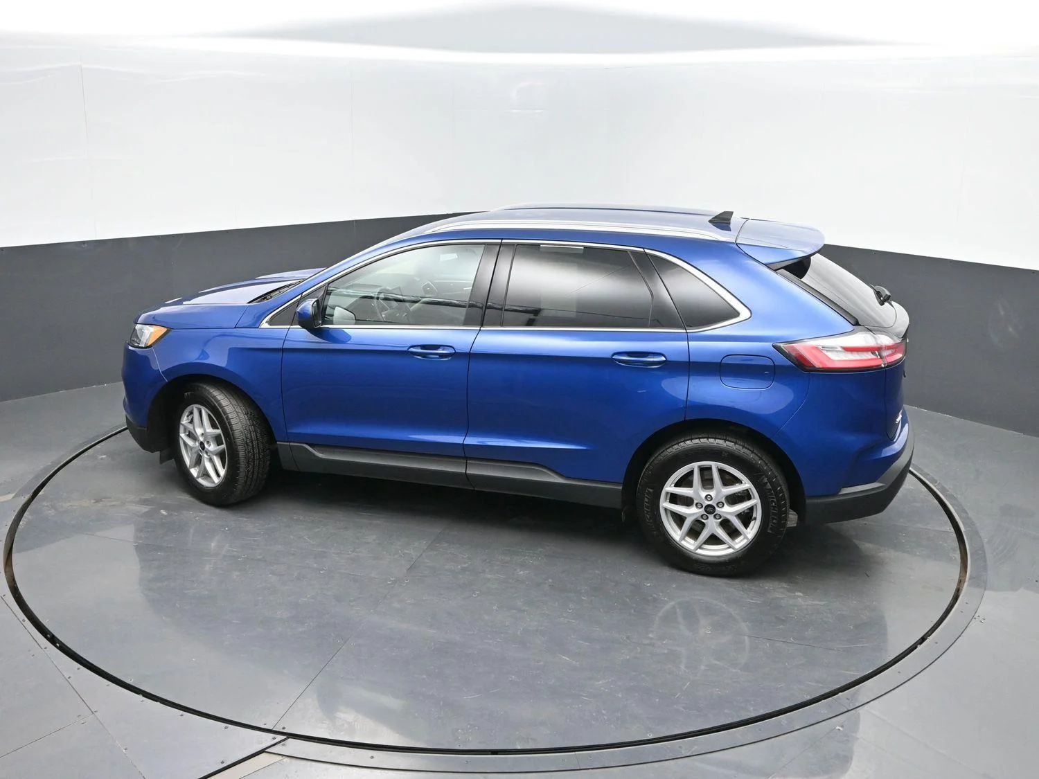 Used 2024 Atlas Blue Ford SEL image 36