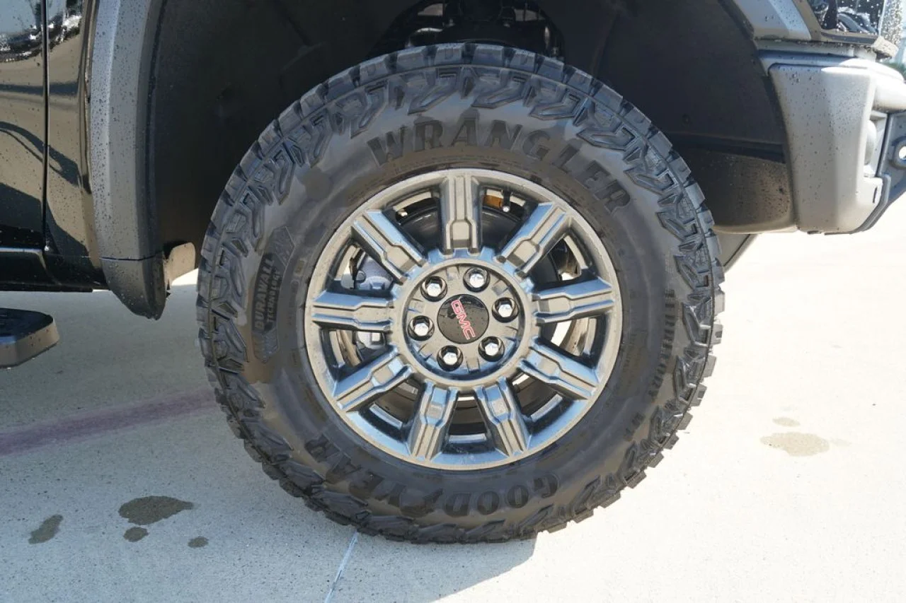 2026 GMC Sierra 1500 AT4X - Photo 5