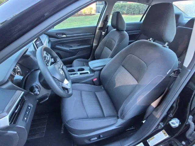 Used 2025 Black Nissan 2.5 SV image 11