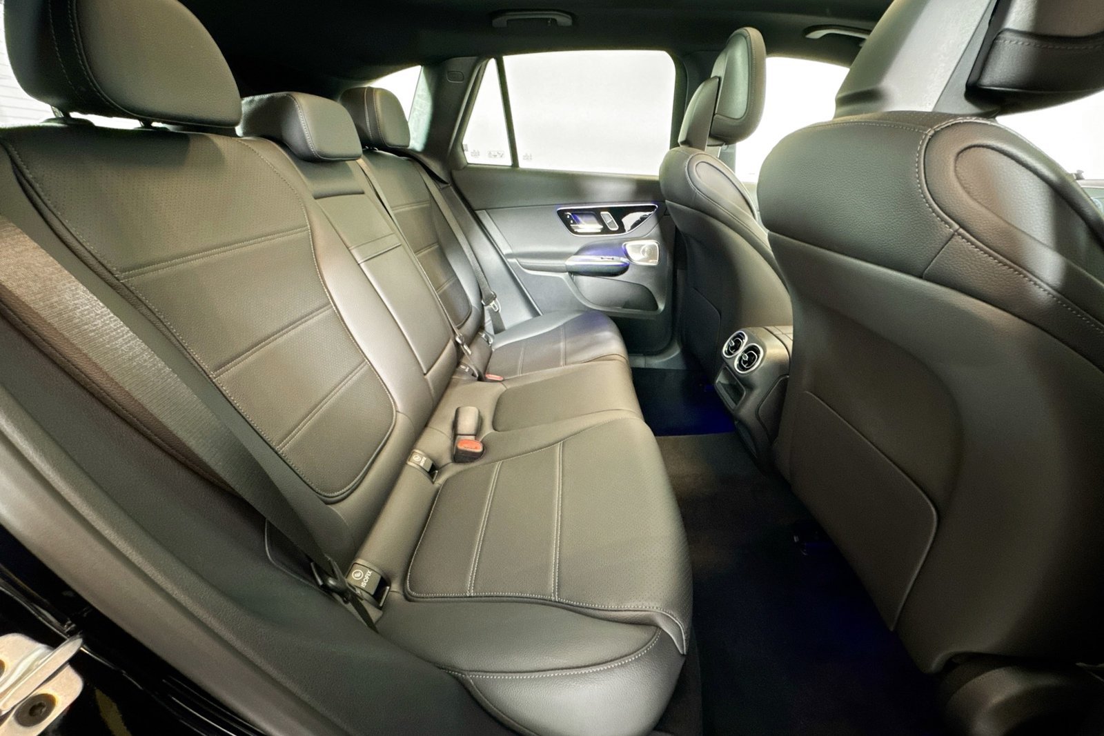 New 2026 Black Mercedes-Benz GLC 300 image 25