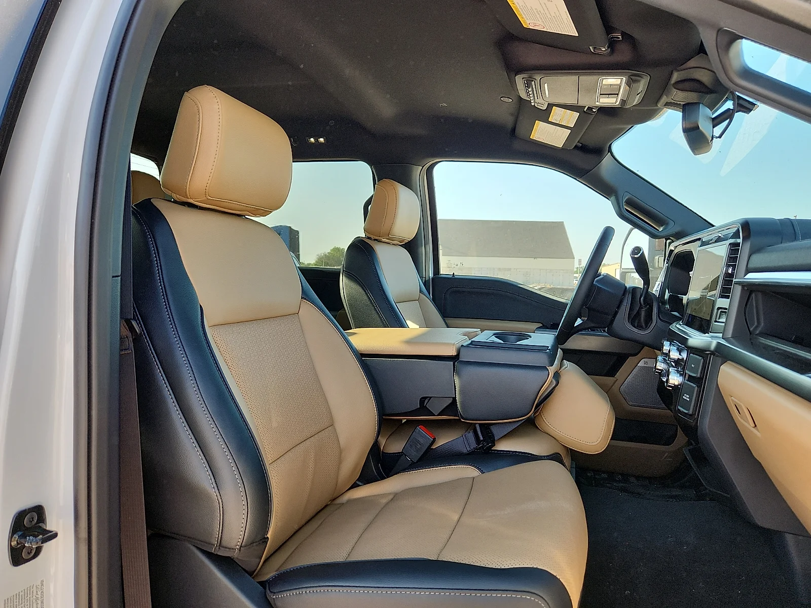 New 2026 Oxford White Ford Lariat image 20