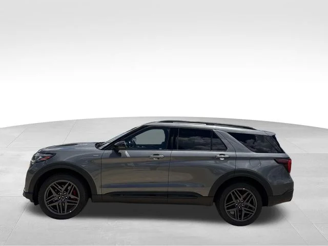 Used 2025 Gray Ford ST-Line image 13