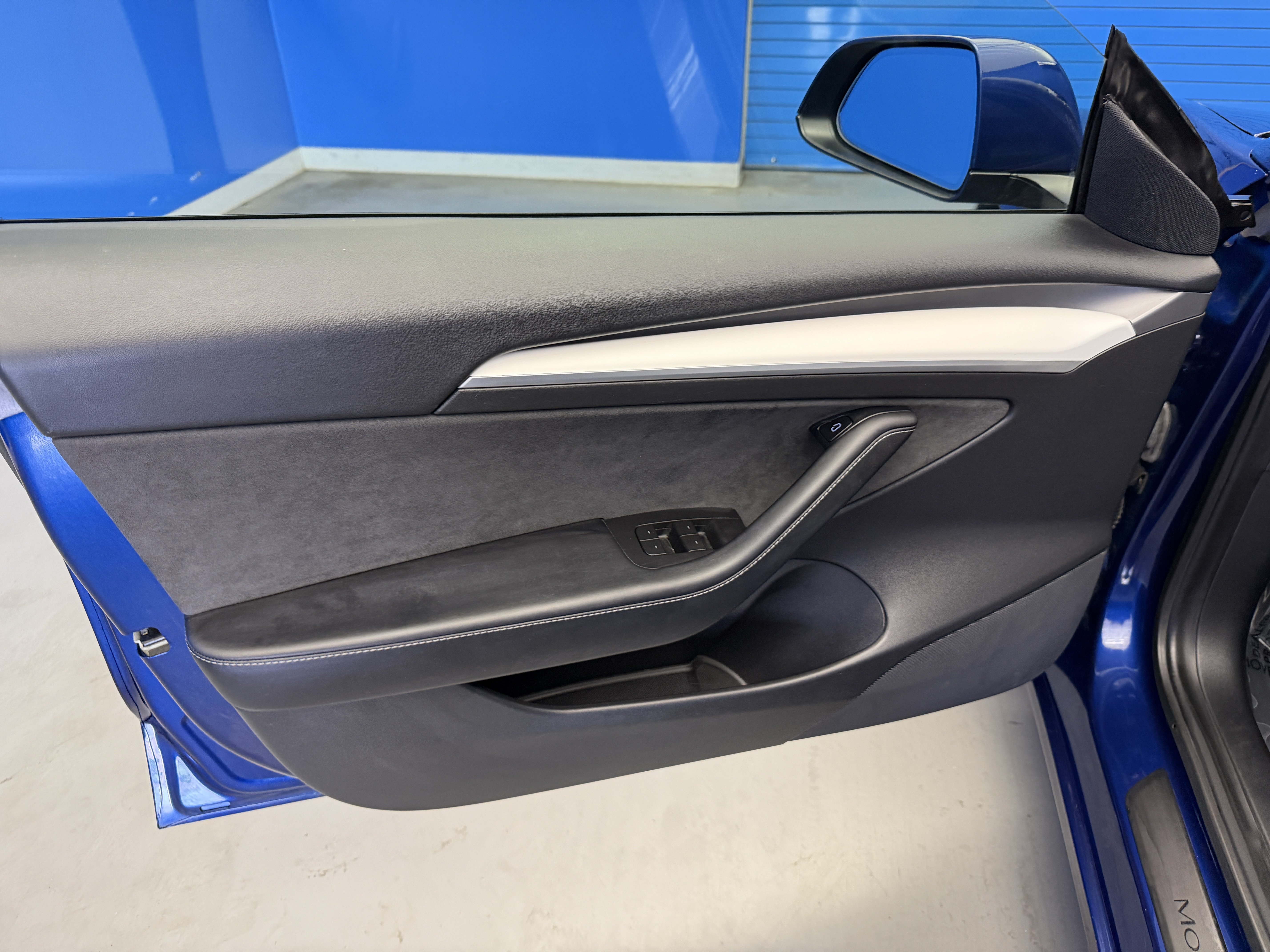 Used 2021 Deep Blue Metallic Tesla Standard Range Plus image 10