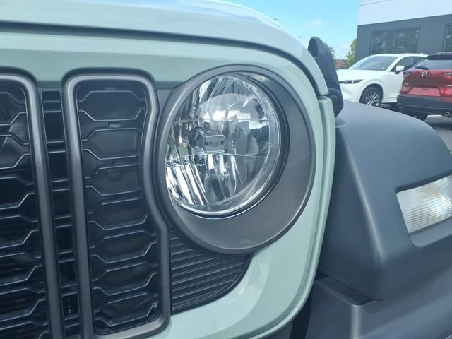 Used 2024 Gray Jeep Sport image 10