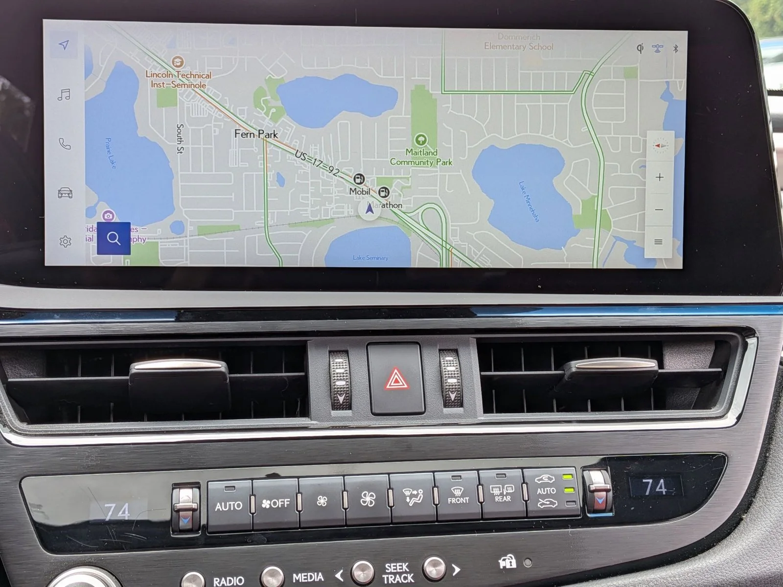 Used 2024 Ultra White Lexus ES 300h F SPORT Handling image 11