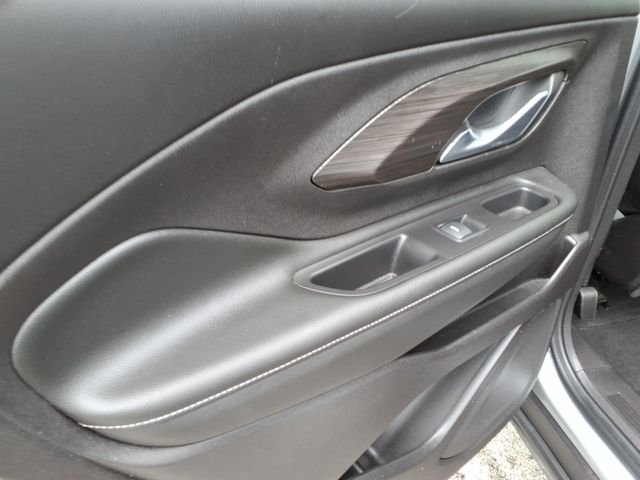 Used 2024 Silver GMC SLT image 14