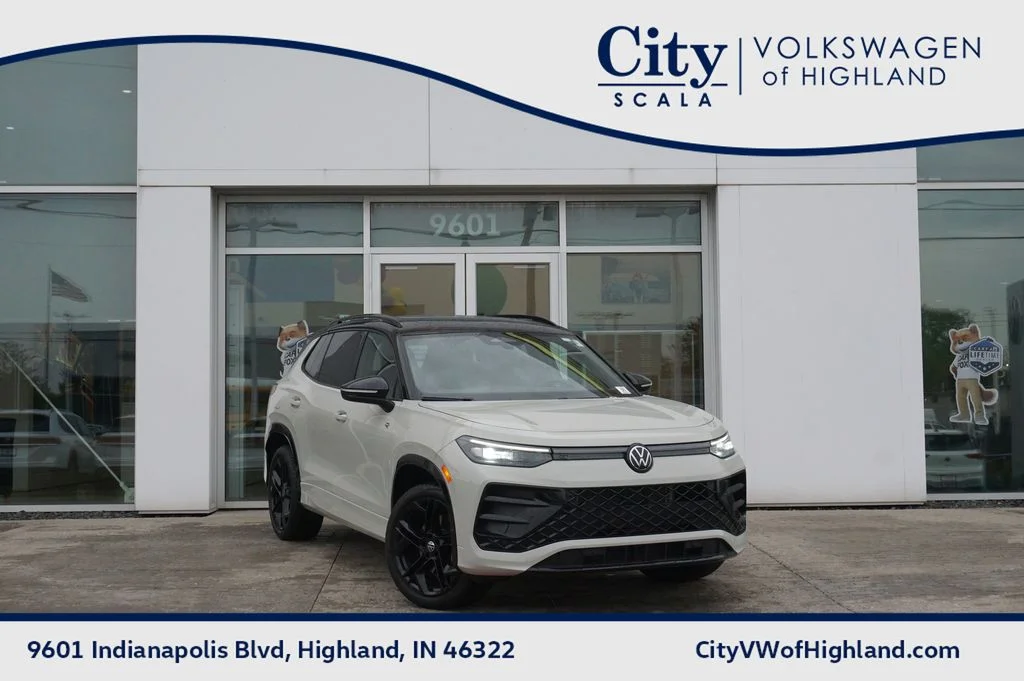 2025 Volkswagen Tiguan 2.0T SE R-Line Black 4Motion's photo