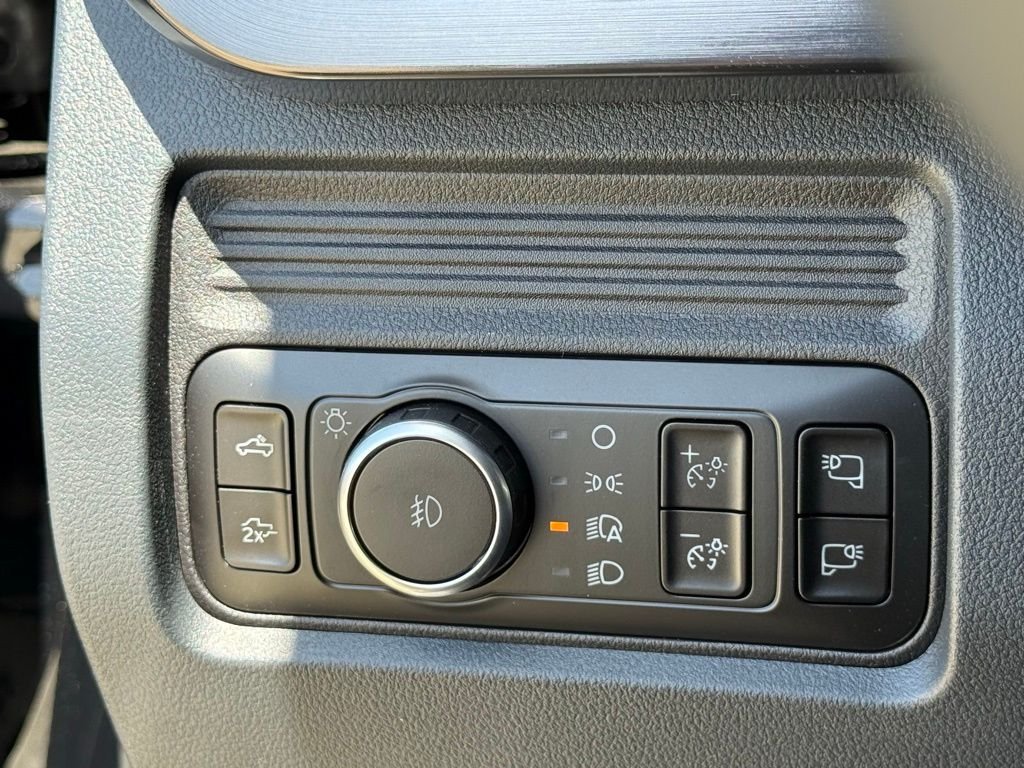 New 2026 Agate Black Metallic Ford F-250® Lariat® image 17