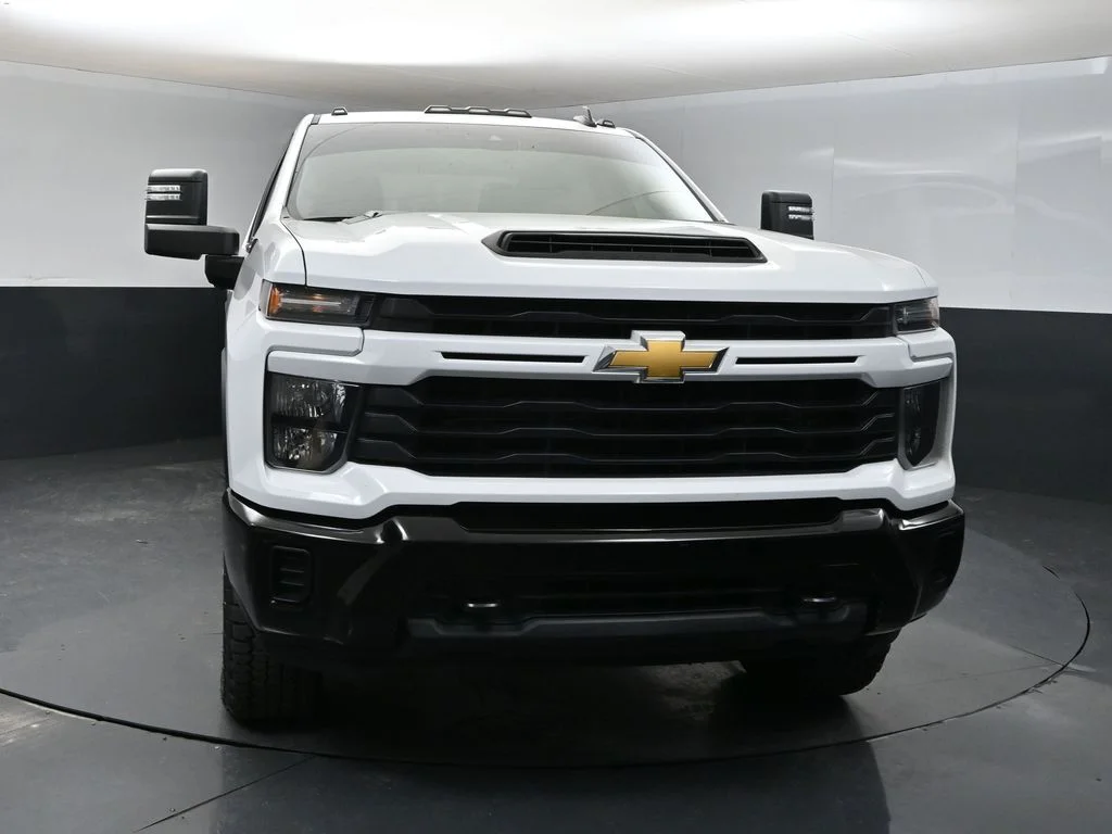 Used 2024 Summit White Chevrolet Custom image 8