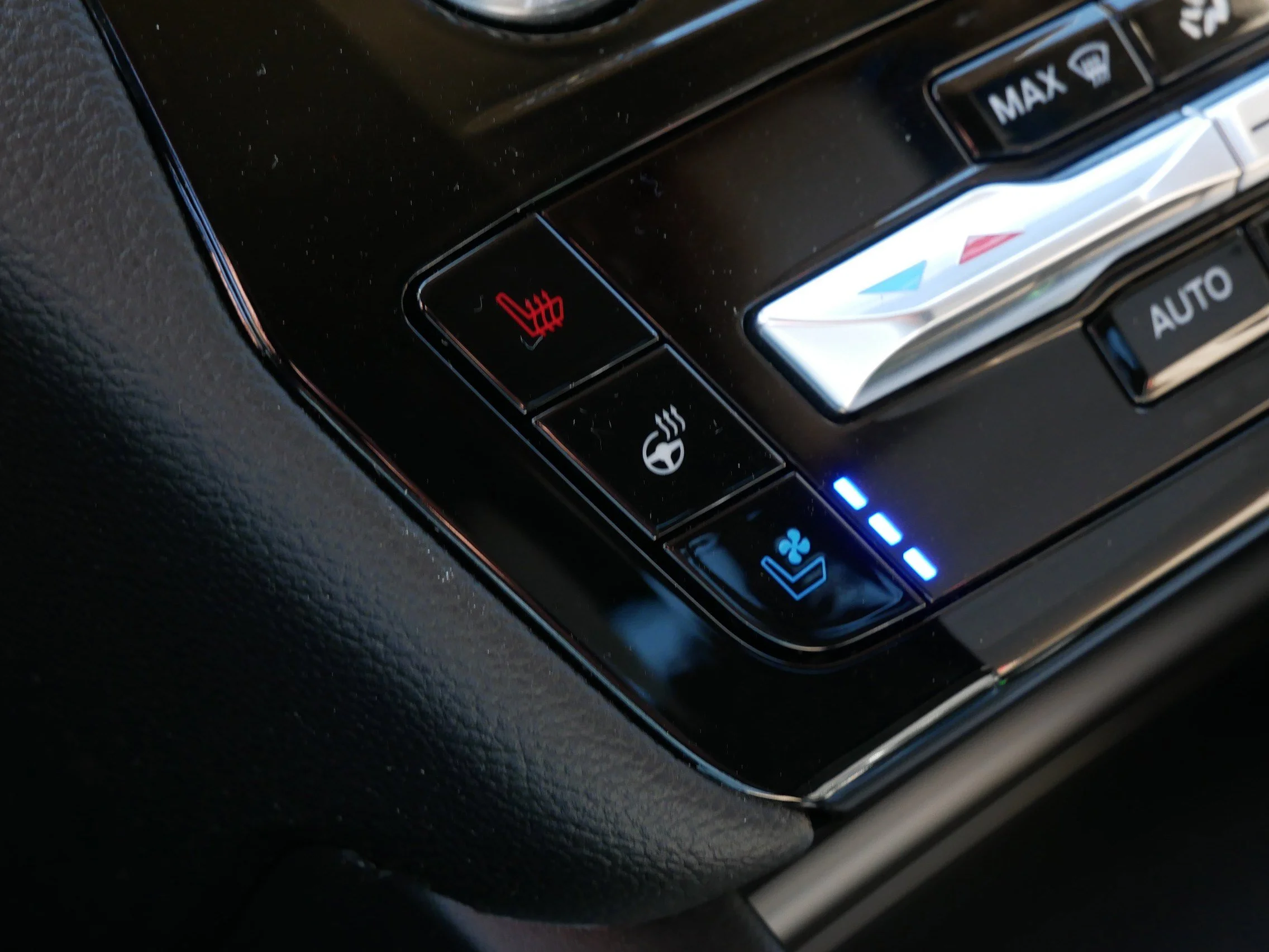 2023 Ford Explorer Limited - Photo 30