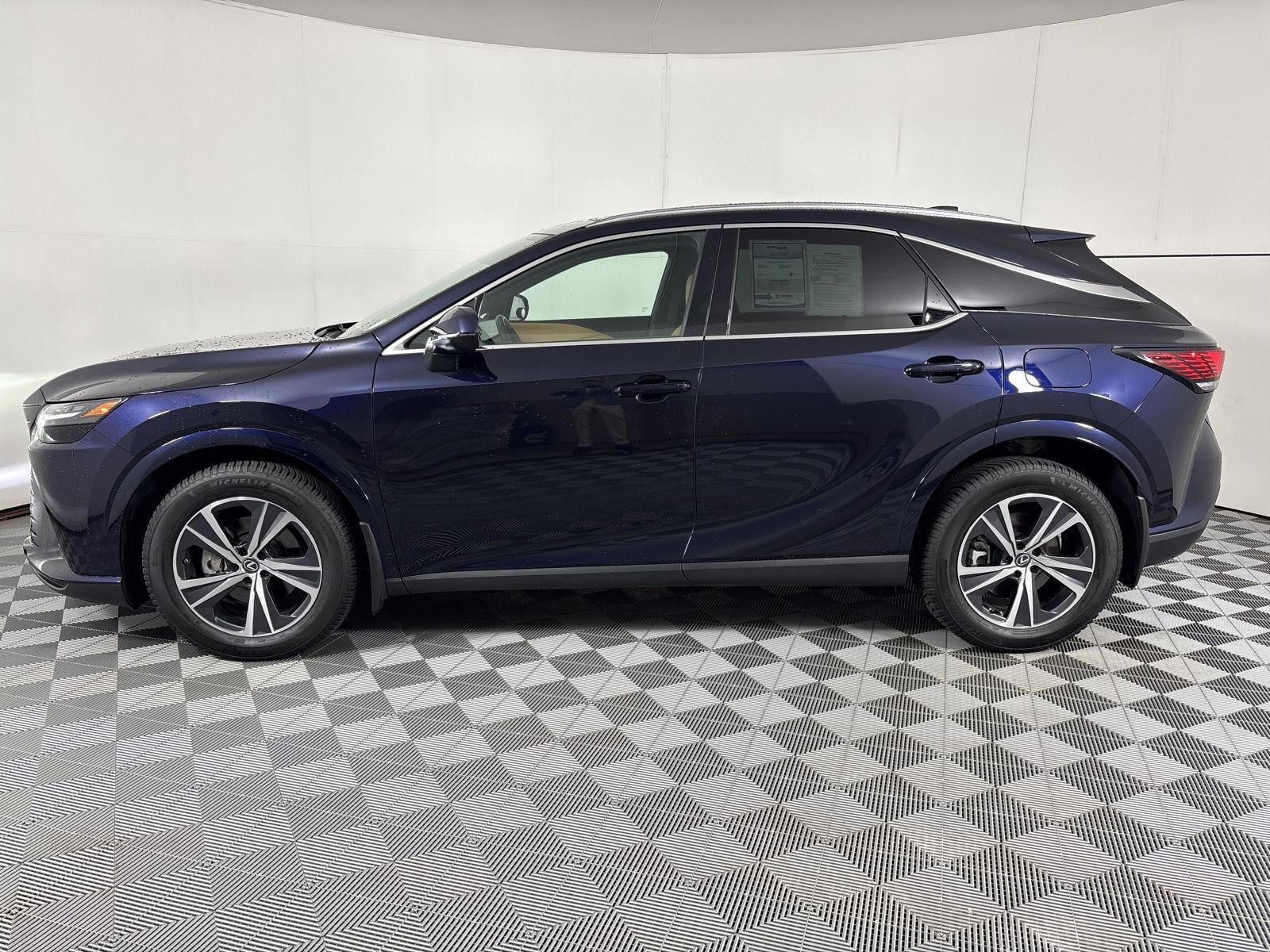 Used 2025 Nightfall Mica Lexus Premium image 15