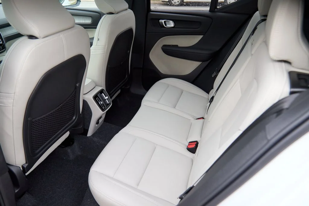 New 2026 Crystal White Volvo Plus image 20