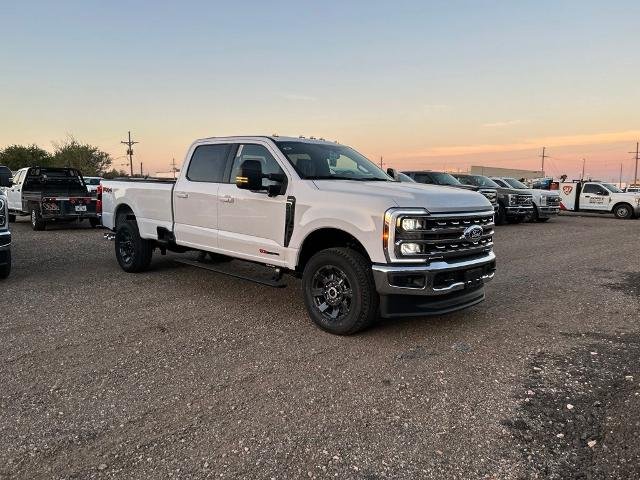 New 2027 Oxford White Ford Lariat image 2