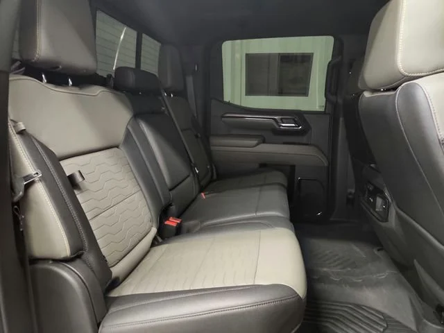 2023 Chevrolet Silverado 1500 ZR2 - Photo 33
