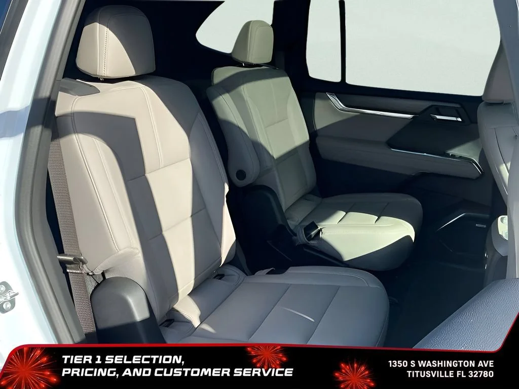 New 2026 Glacier White Tricoat GMC Elevation image 14