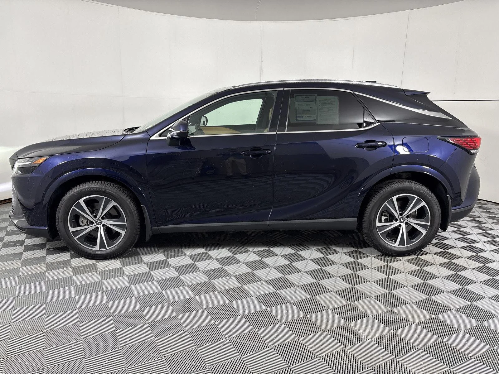 Used 2025 Nightfall Mica Lexus Premium image 15