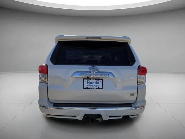 Used 2010 Blizzard Pearl Toyota Limited image 4