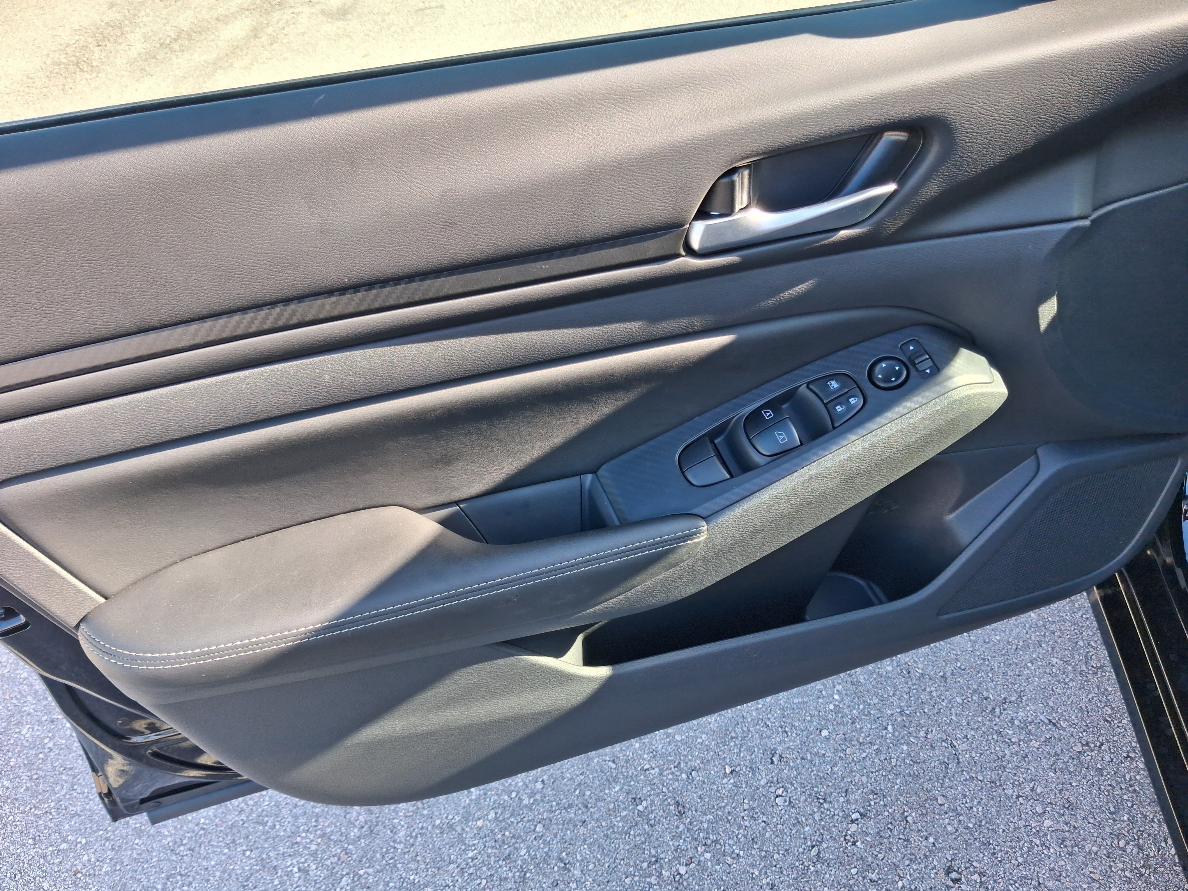 2025 Nissan Altima SV - Photo 16