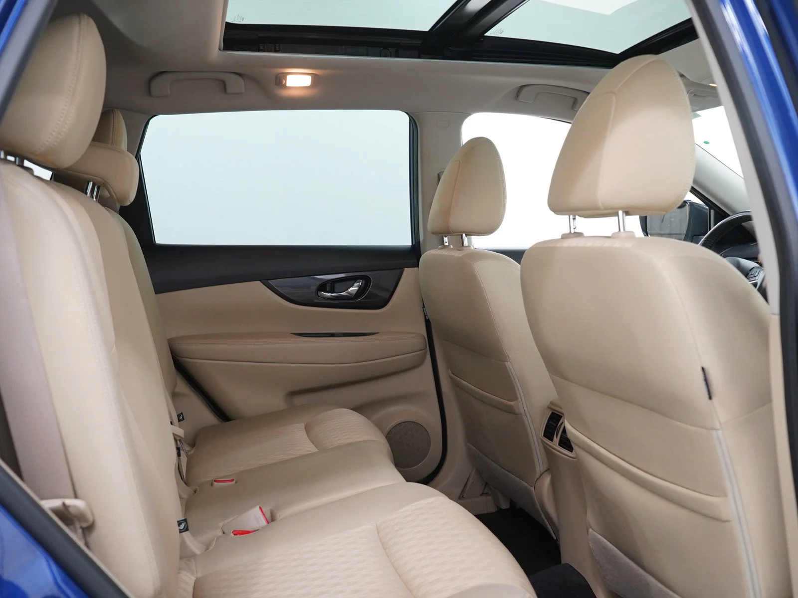 Used 2019 Caspian Blue Metallic Nissan SV image 14