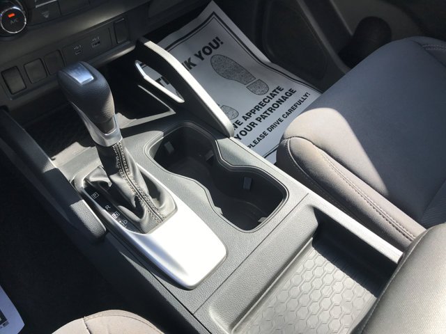 Used 2022 Glacier White Nissan SV image 19