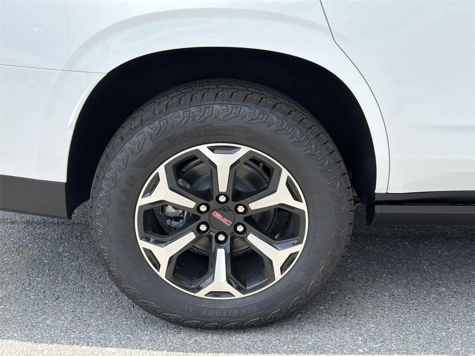 2026 GMC Yukon AT4 - Photo 8