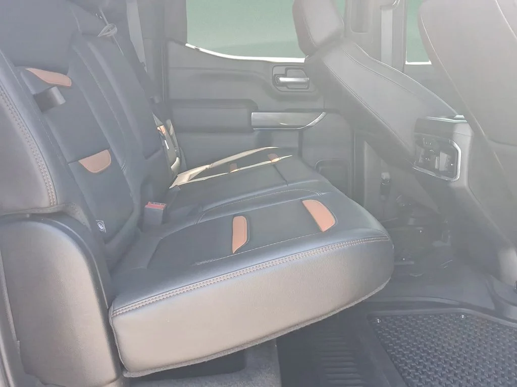 Used 2021 Summit White GMC AT4 image 29