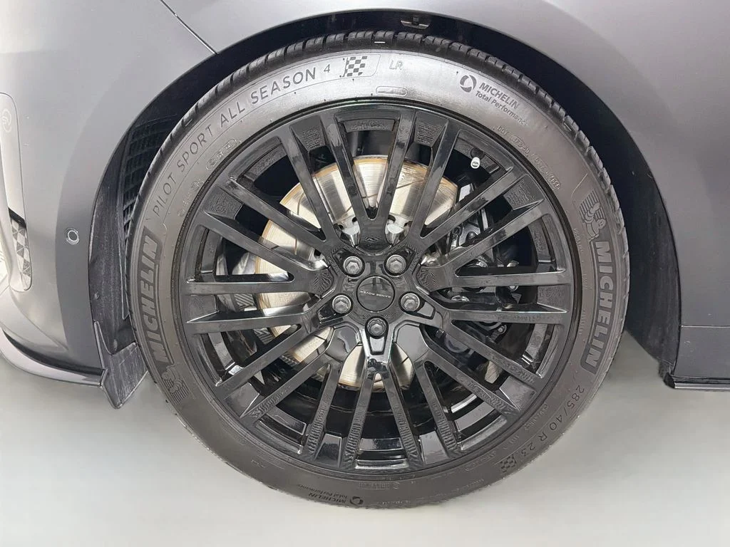 Used 2026 Black Land Rover SV image 34