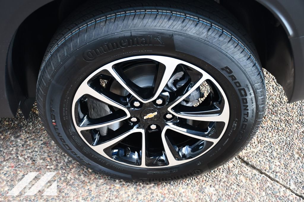 New 2026 Summit White Chevrolet LT image 32
